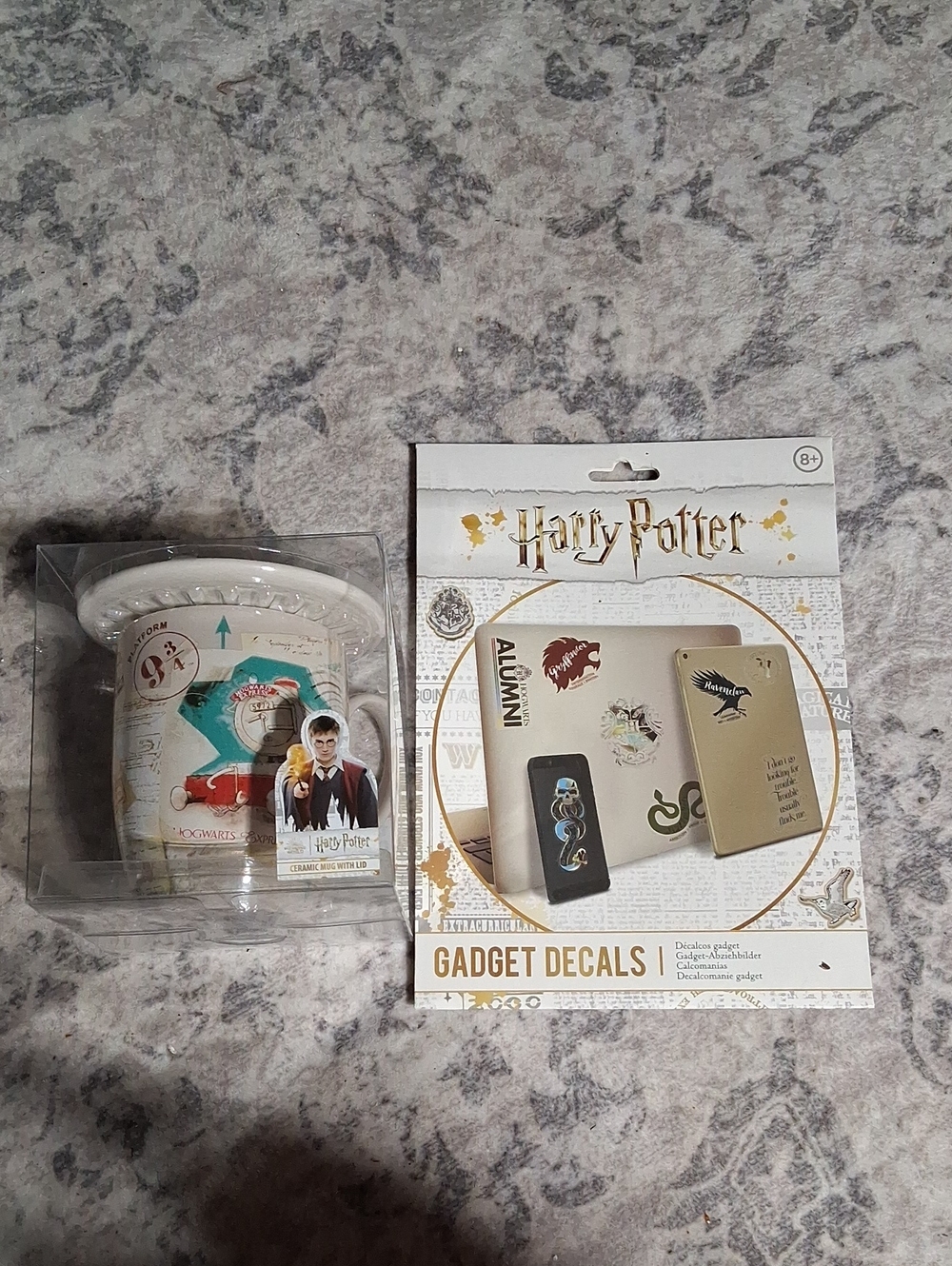 ⏰️3/$10 Warner Bros. Harry Potter Ceramic Mug with Lid & Gadget Decals